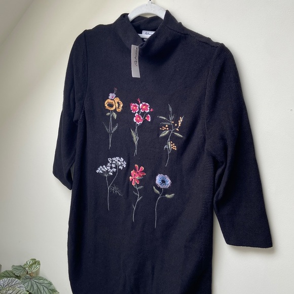 Knit Embroidered Flower Sweater - Picture 1 of 8